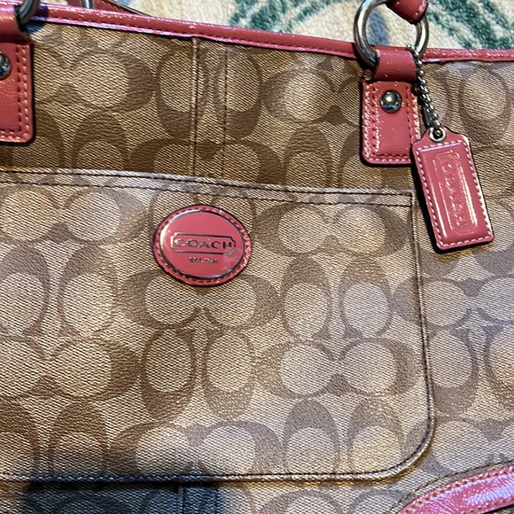 Coach shoulder purse - Picture 2 of 14